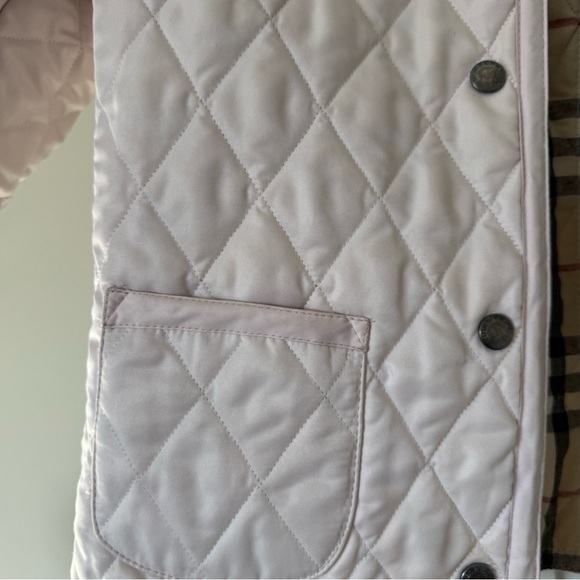 Burberry Quilted Jacket with Plaid Design - Picture 5 of 15